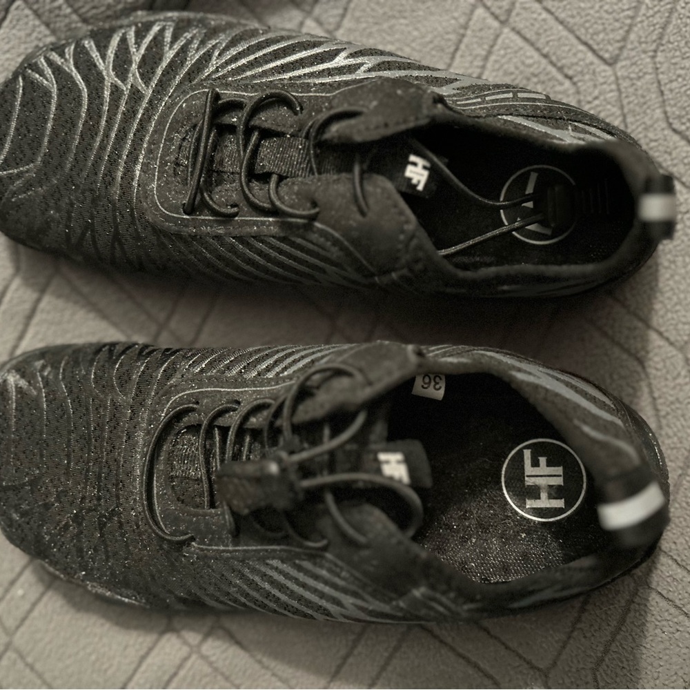 Kids water shoes EU 36 = 4-5 kids New